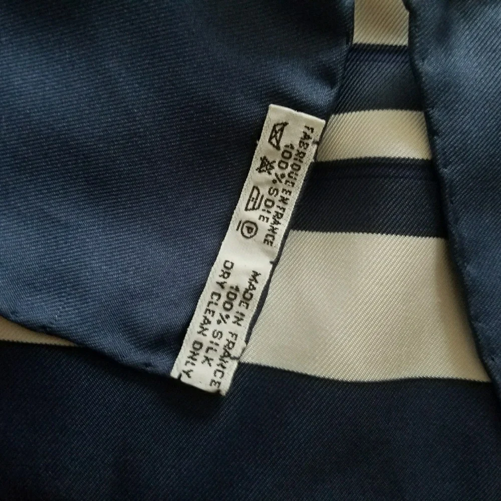 Hermes Brides Da GALA silk scarf (Authentic)